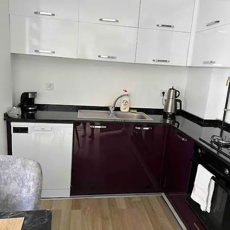 Daire Hurmada Harika Konum Denize Yakin 2 Banyolu Antalya